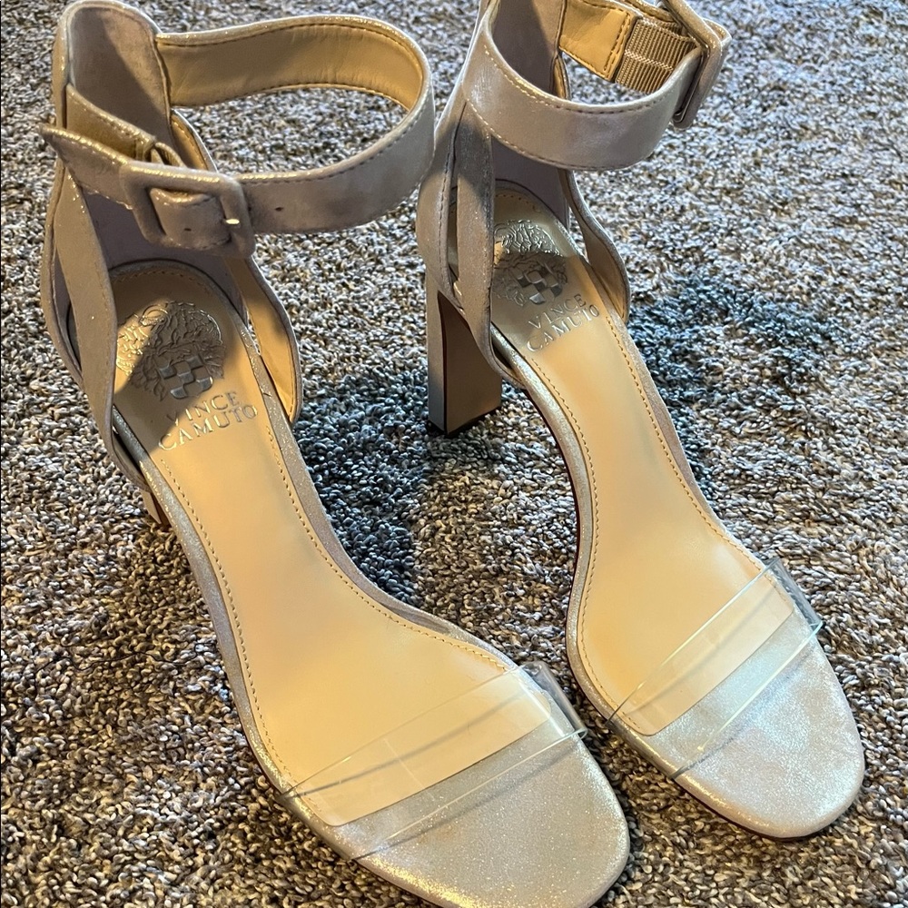 NWOT Vince Camuto heels